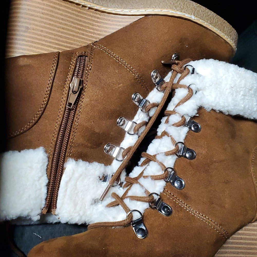 SM New York Brown Suede Boots with White Fur